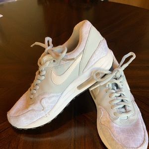 Women’s Nike Air